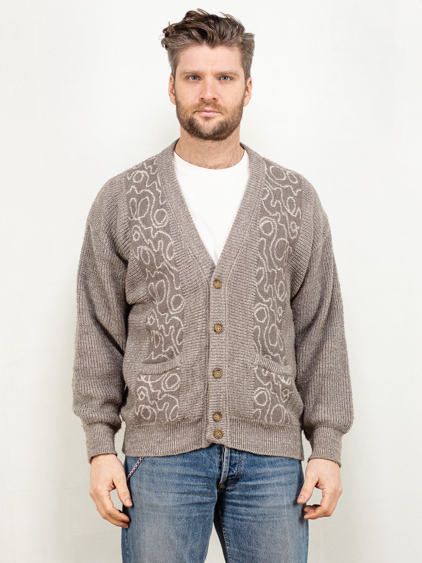 The 90s Cardigan Trend A Timeless Addition to Men's Wardrobe