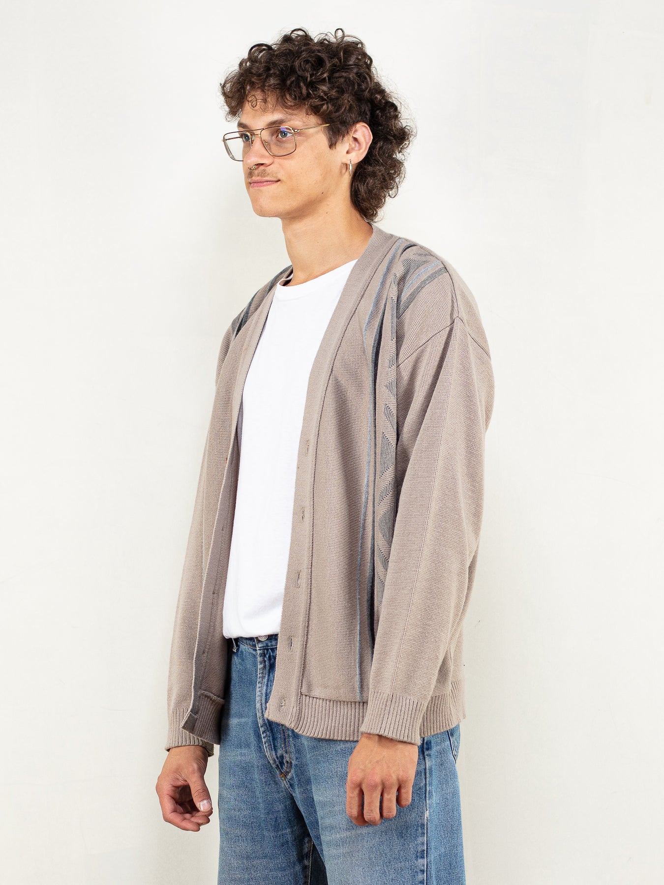 The 90s Cardigan Trend A Timeless Addition to Men