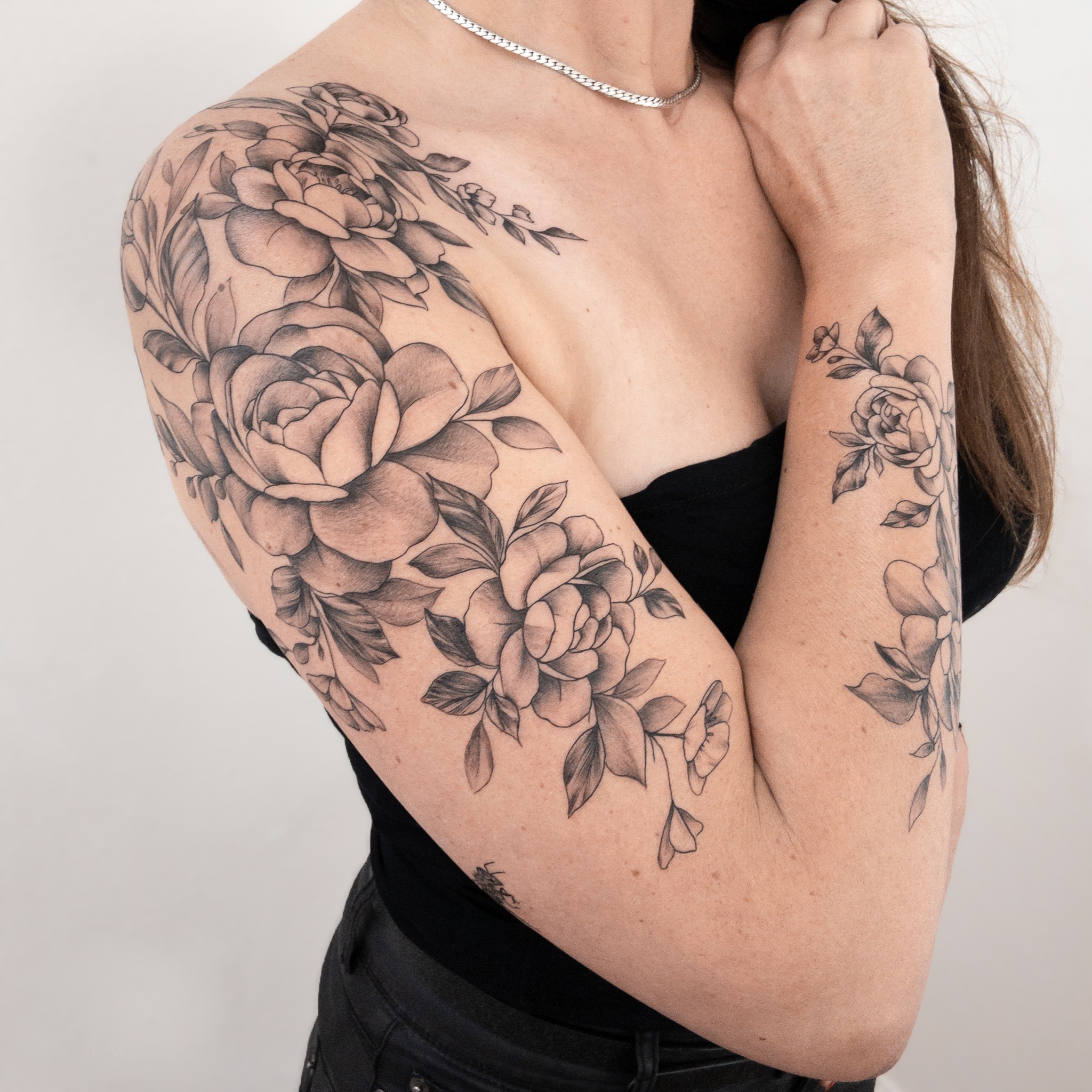 Classy Upper Arm Tattoos for Females The Perfect Blend of Elegance and Expression