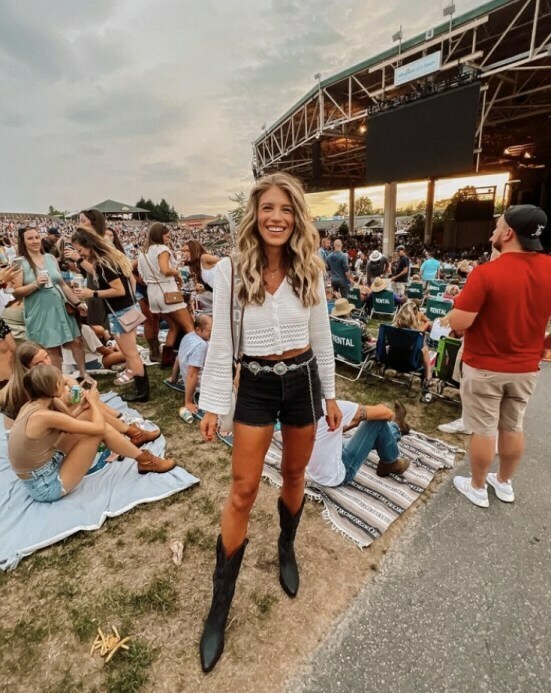 Country Concert Outfit Ideas How to Dress for a Fun and Stylish Experience