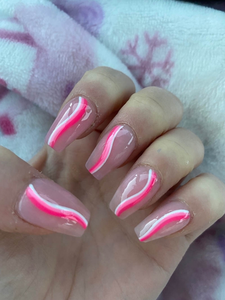 hot-pink-nail-designs-spicing-up-your-nails-in-eye-catching-shades-65abd4b99f28d.jpg