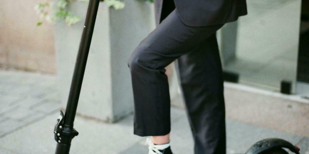 How to Style a Navy Suit with Black Shoes A Fashion Guide