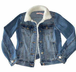 Jean Jacket with Fur Sleeves A Stylish and Cozy Addition to Your Wardrobe