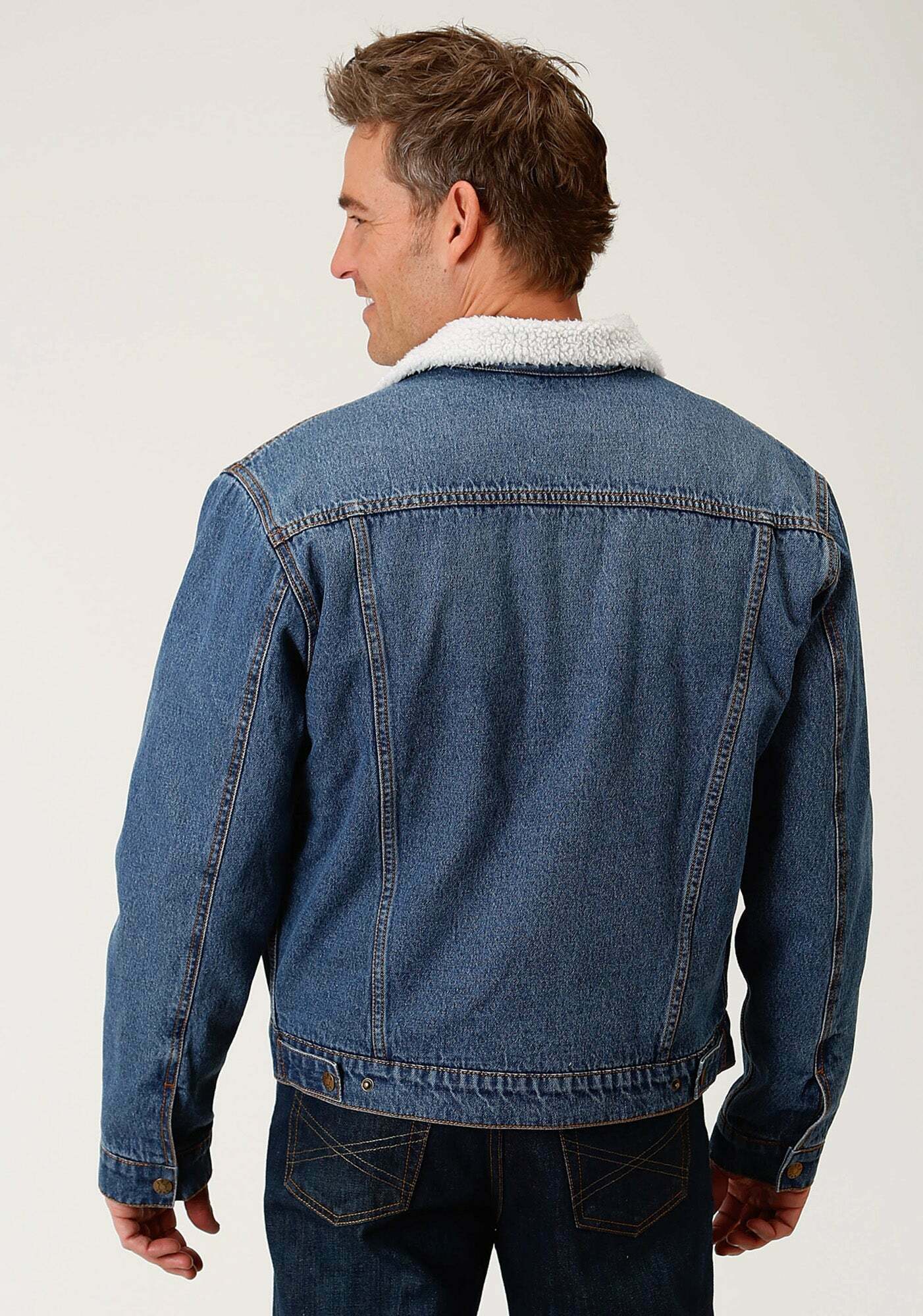 mens-jean-jacket-with-sherpa-a-versatile-and-stylish-wardrobe-essential-659e5016067a3.jpg