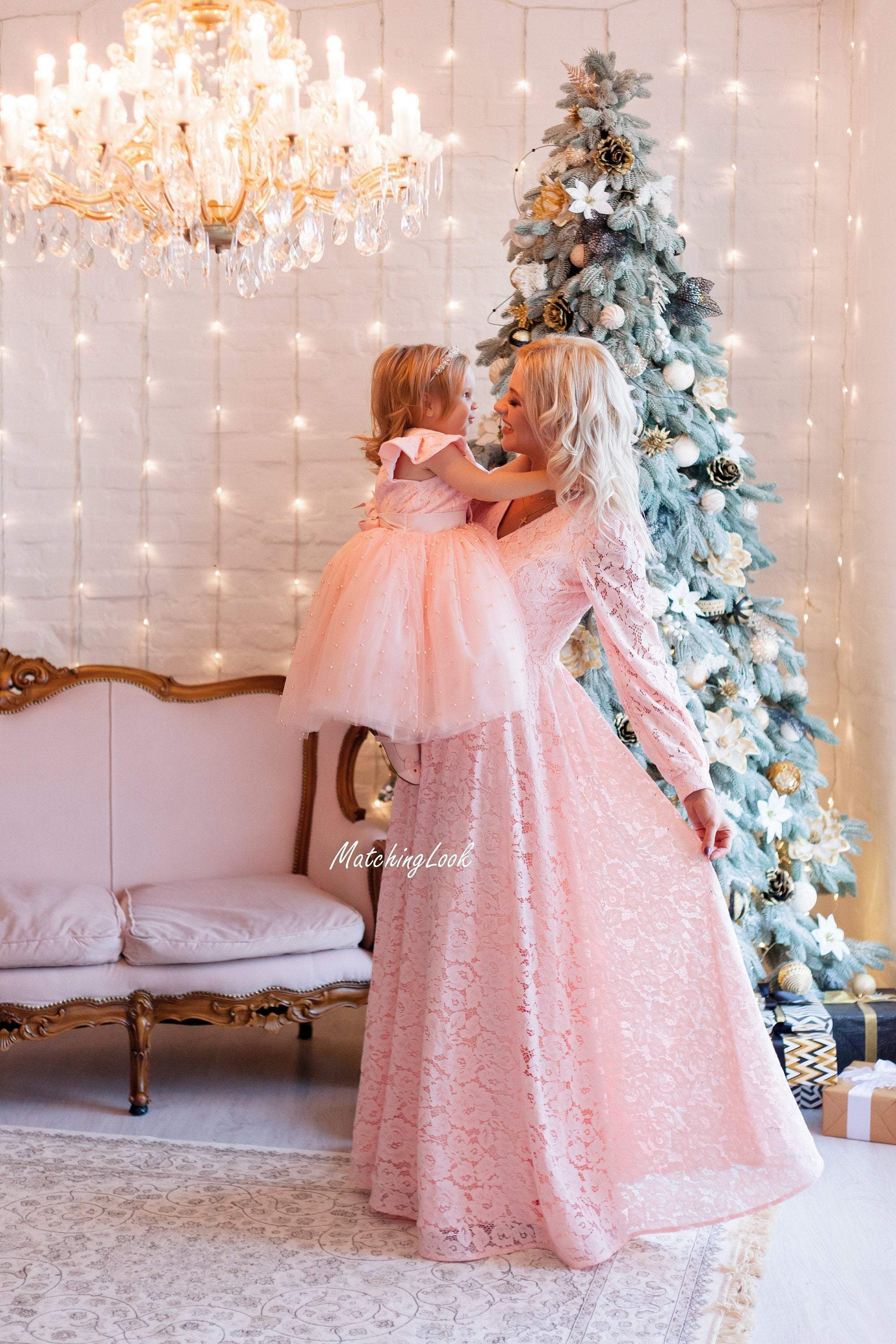 Mother and Daughter Matching Outfits Creating a Strong Bond Through Fashion