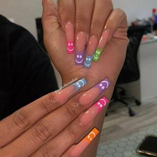 short-french-tip-nails-the-perfect-manicure-for-any-occasion-65abd43089434.jpg