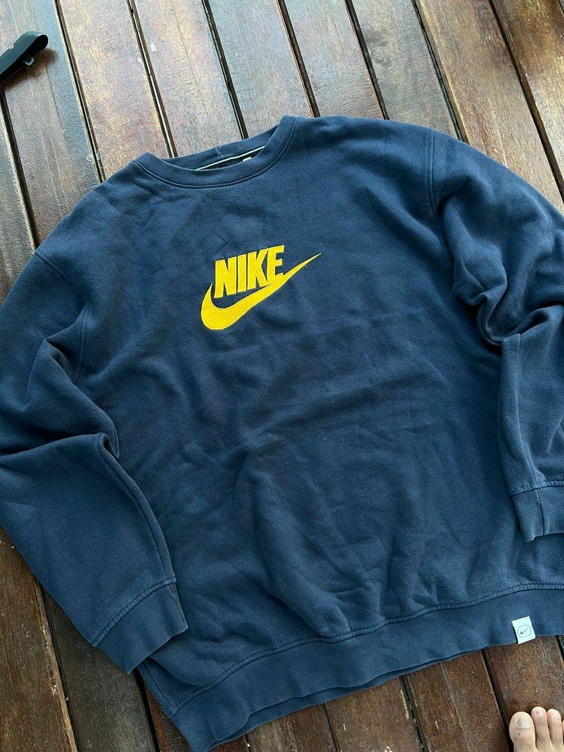 the-rise-of-90s-nike-sweaters-a-look-back-at-a-fashion-phenomenon-659e5994ccaf9.jpg