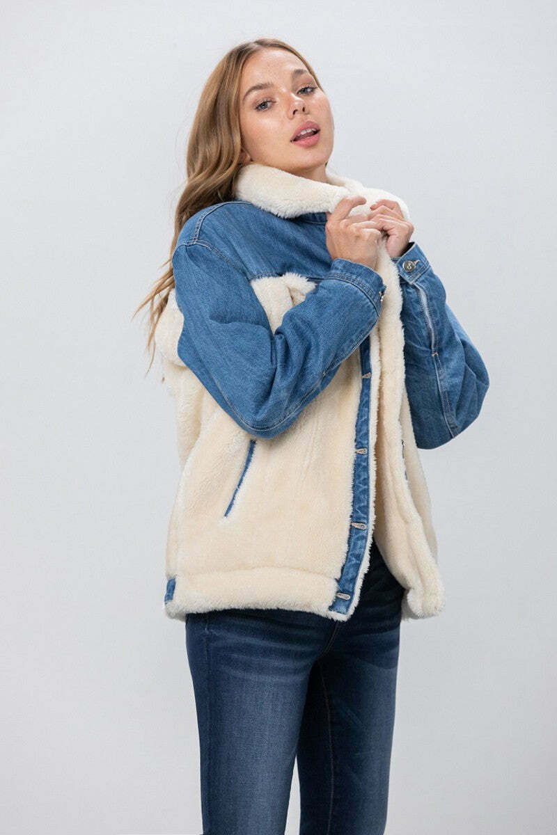 The Versatile Denim and Sherpa Jacket A Perfect Addition to Your Fall Wardrobe