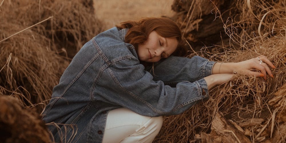 The Versatile Denim and Sherpa Jacket A Perfect Addition to Your Fall Wardrobe