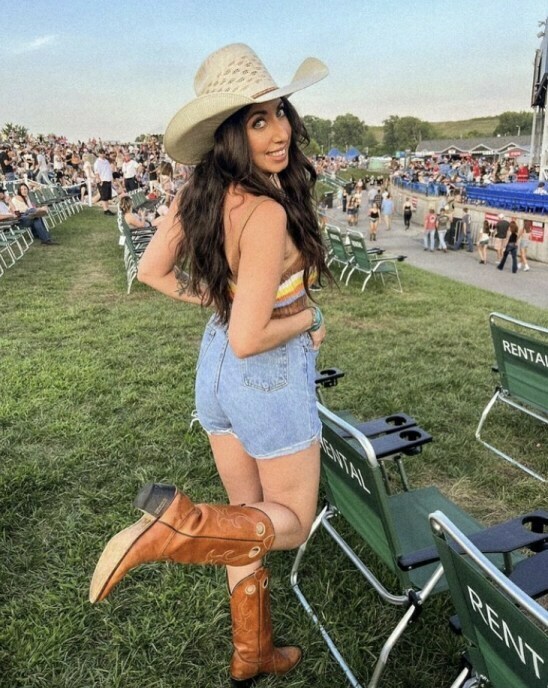 What to Wear to a Country Concert Tips and Ideas for Your Outfit