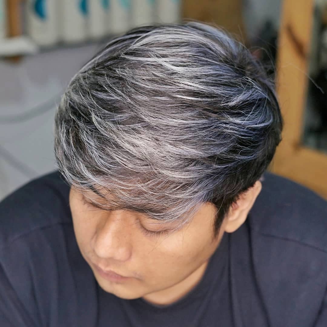 white-highlights-on-black-hair-how-to-achieve-this-bold-look-65abd9489b222.jpg