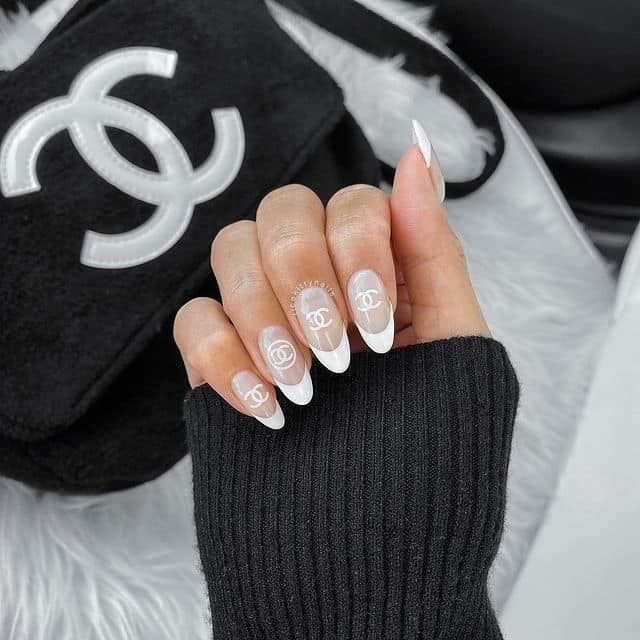 white-nails-with-design-elevate-your-nail-game-65abd3e551e90.jpg