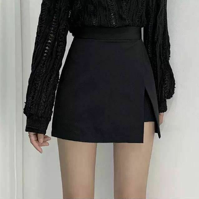 Elegant Black Mini Skirt - Y2K Summer Outfit, 90s Fashion, Grunge, Retro Style, Y2