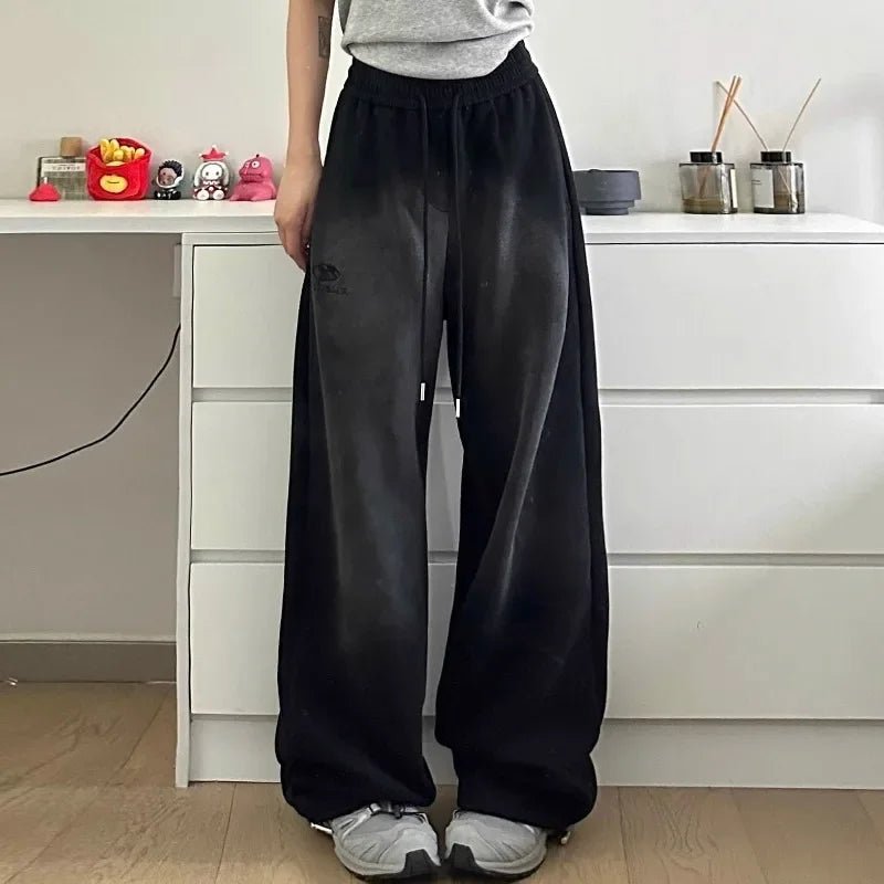 "Retro Y2K Grunge Baggy Sweatpants - Perfect for 90s and Y2K Summer Outfits &