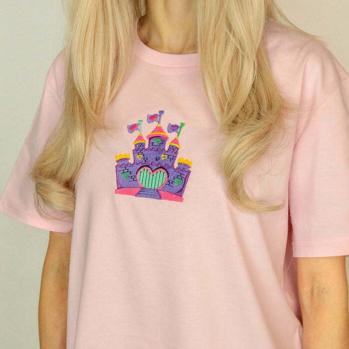 Y2K & 90s Fashion Castle T-Shirt: Retro Grunge, Summer Outfits, Baby Tees,