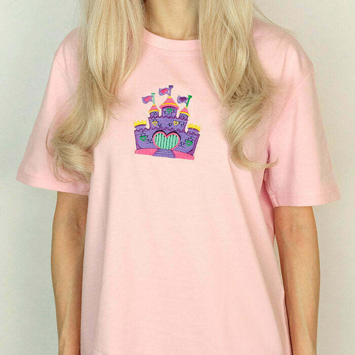 Y2K & 90s Fashion Castle T-Shirt: Retro Grunge, Summer Outfits, Baby Tees,