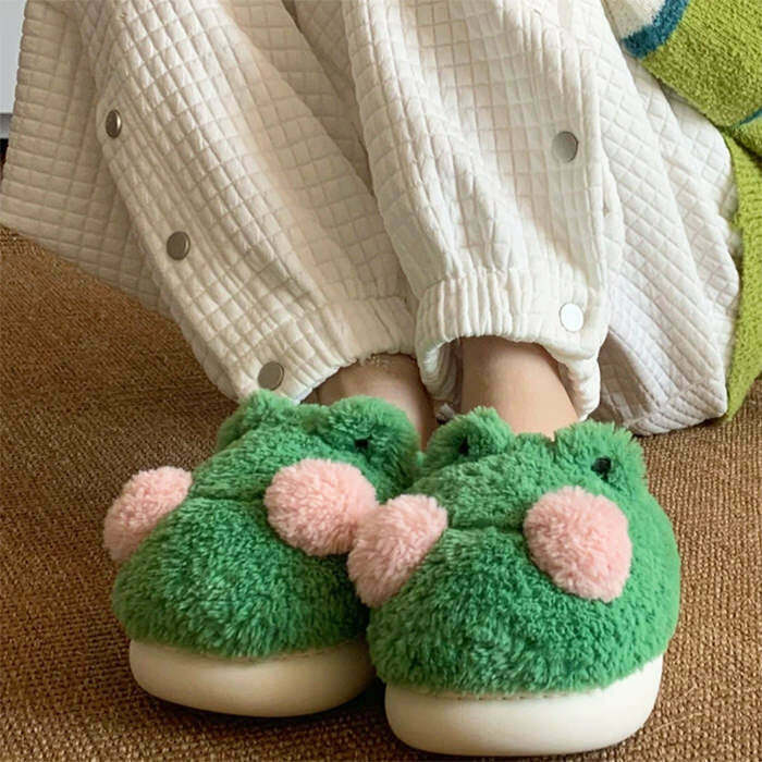 Y2K & 90s Fashion Frog Slippers - Retro, Grunge, Pastel Goth, Summer & Party