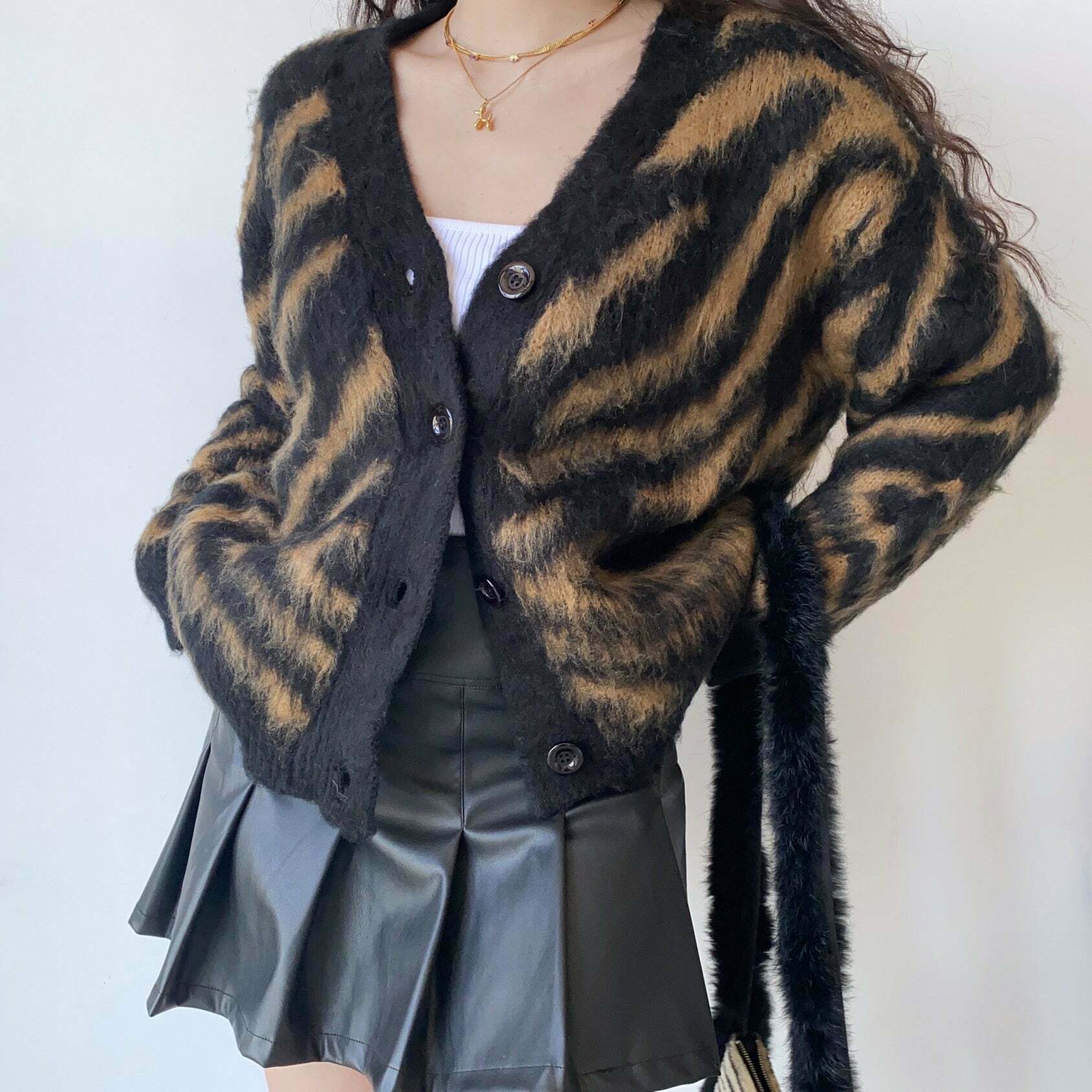 Y2K Grunge Leopard Fleece Cardigan - Retro 90s Fashion, Summer Y2K Outfits, Past