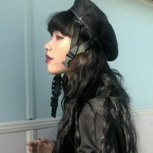 Y2K Grunge Punk Style Black Beret with Adjustable Buckle - Retro 90s Fashion Accessory